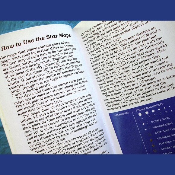 Book - Astronomy: A Peterson Field Guide - Picture 10 of 13